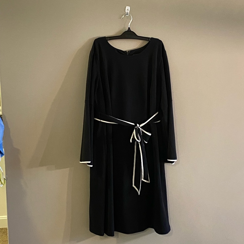 Adrianna Papell Black w/ White Trim Dress with Tie Belt and Bell Sleeves Size 16